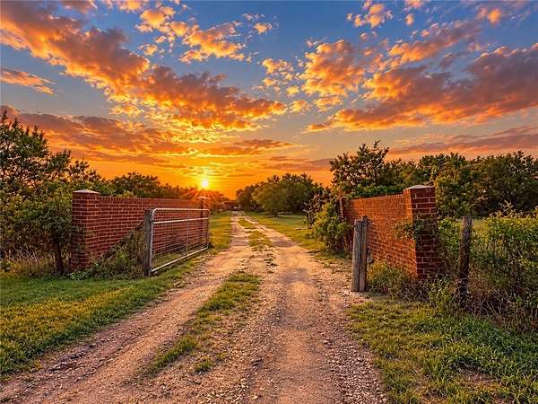 5.14 Acres of Land with Home for Sale in Sandia, Texas