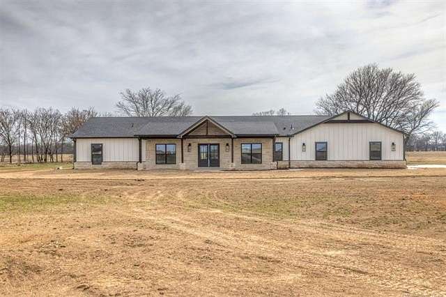 12 Acres of Land with Home for Sale in Porter, Oklahoma