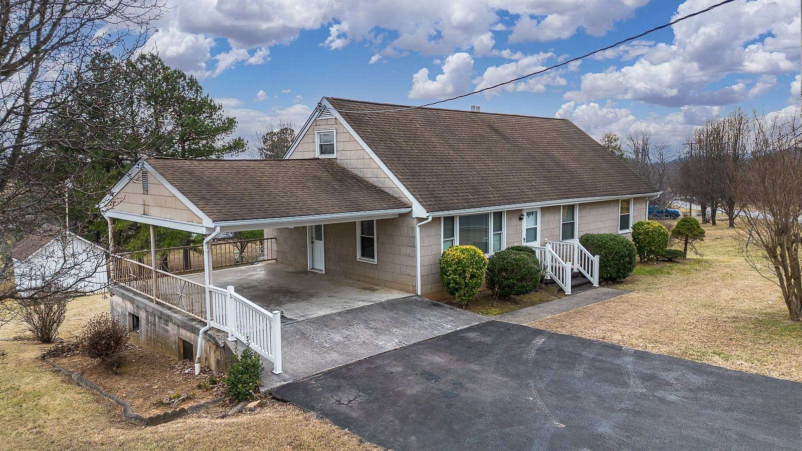 1.77 Acres of Residential Land with Home for Auction in Vinton, Virginia