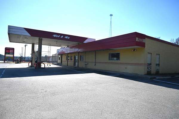 2 Acres of Improved Commercial Land for Sale in Sheridan, Arkansas