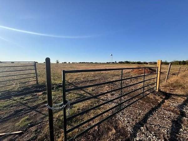 11 Acres of Land for Sale in Pecan Gap, Texas