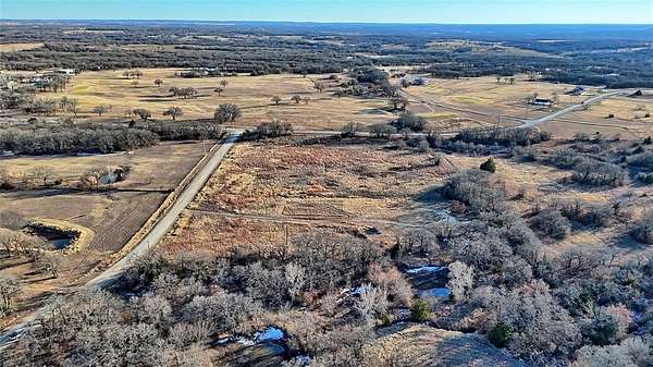 8 Acres of Residential Land for Sale in Nocona, Texas