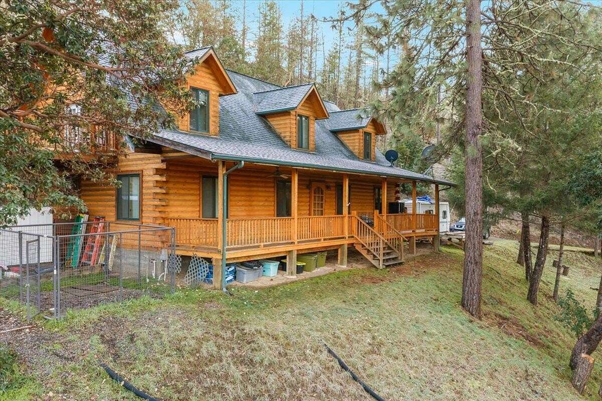 23 Acres of Recreational Land with Home for Sale in Jacksonville, Oregon