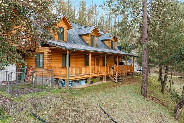 23 Acres of Recreational Land with Home for Sale in Jacksonville, Oregon