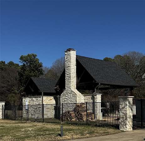 5.7 Acres of Residential Land with Home for Sale in Athens, Texas