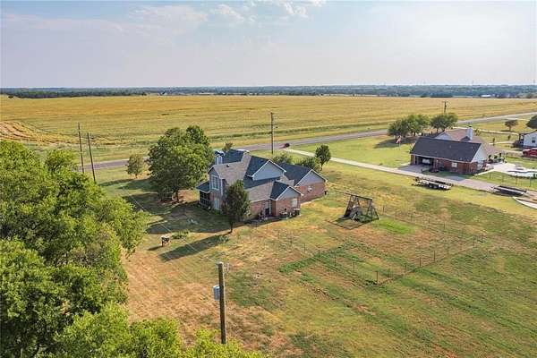 2 Acres of Residential Land with Home for Lease in Farmersville, Texas