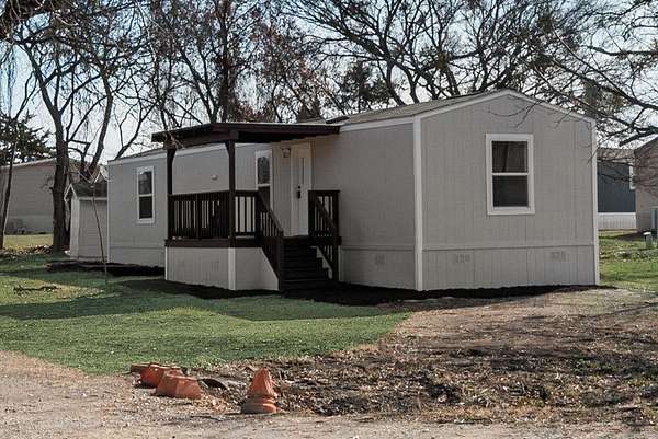 1.76 Acres of Residential Land with Home for Sale in Knollwood, Texas