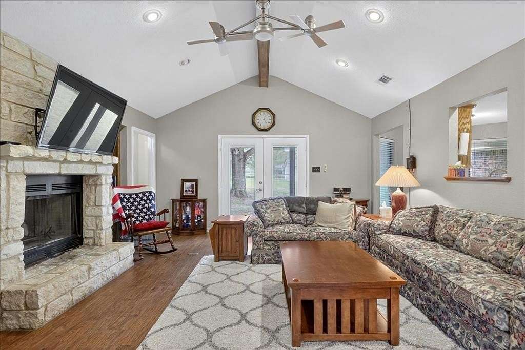 2.67 Acres of Land with Home for Sale in Kaufman, Texas