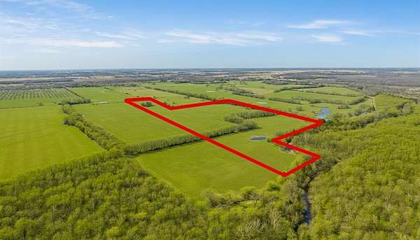 39 Acres of Recreational Land & Farm for Sale in Paris, Texas