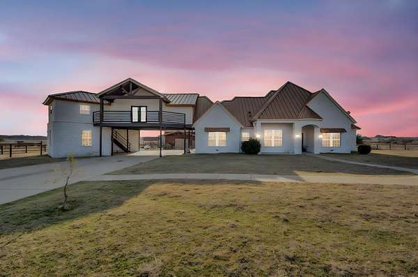 3.24 Acres of Land with Home for Sale in Waxahachie, Texas