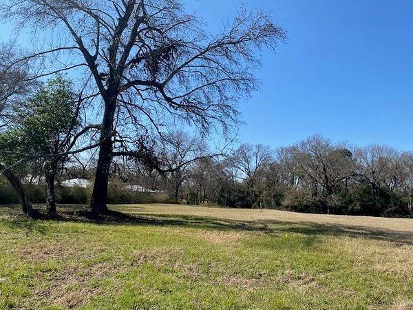 2.35 Acres of Residential Land for Sale in Athens, Texas