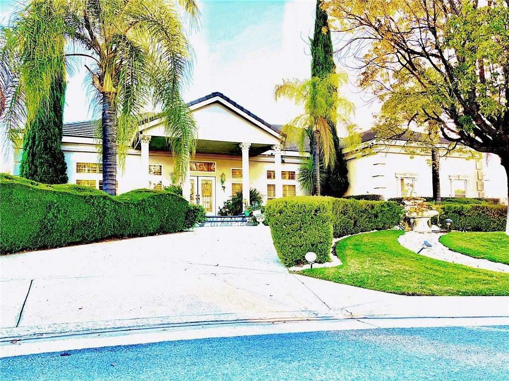 1.69 Acres of Residential Land with Home for Lease in Redlands, California