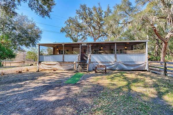 5 Acres of Residential Land with Home for Sale in Melrose, Florida