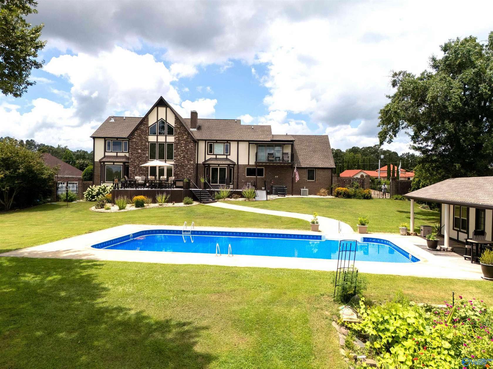 3 Acres of Residential Land with Home for Sale in Gadsden, Alabama