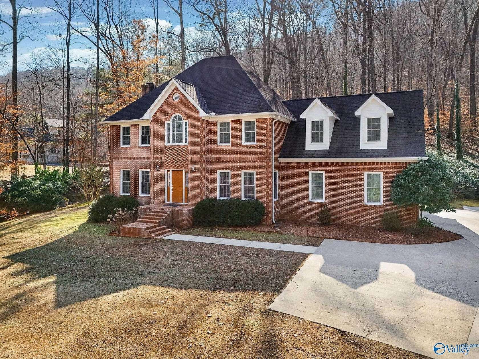 1.55 Acres of Land with Home for Sale in Guntersville, Alabama