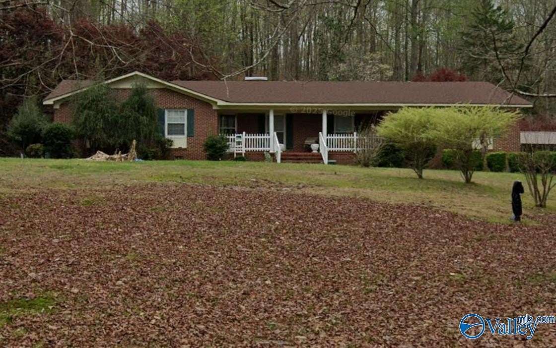 3.6 Acres of Residential Land with Home for Sale in Hamilton, Alabama