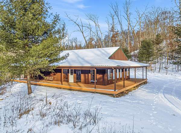 150 Acres of Improved Recreational Land for Sale in Nelsonville, Ohio