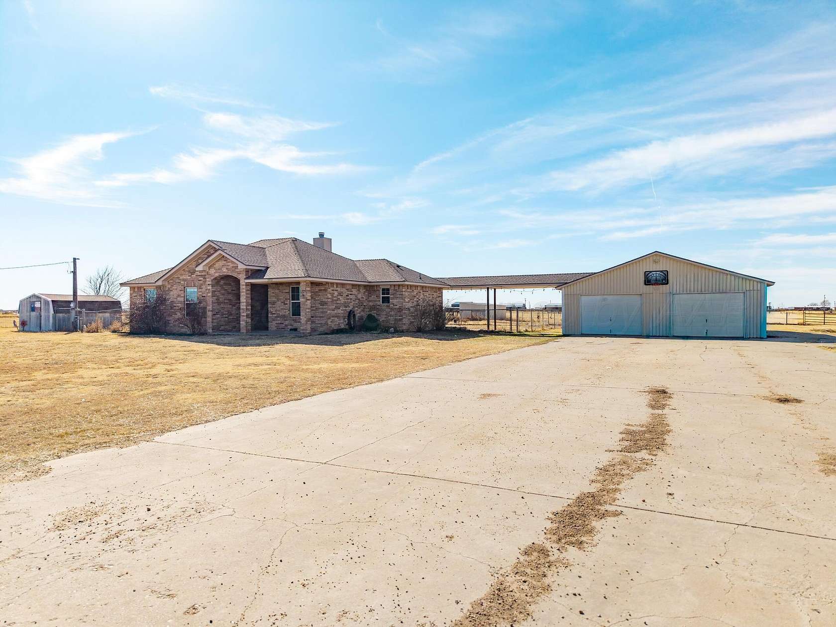 6.48 Acres of Residential Land with Home for Sale in Panhandle, Texas