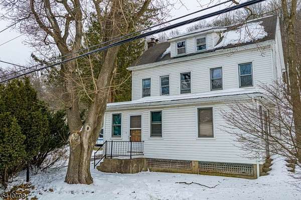 6.57 Acres of Residential Land with Home for Sale in Lopatcong Township, New Jersey