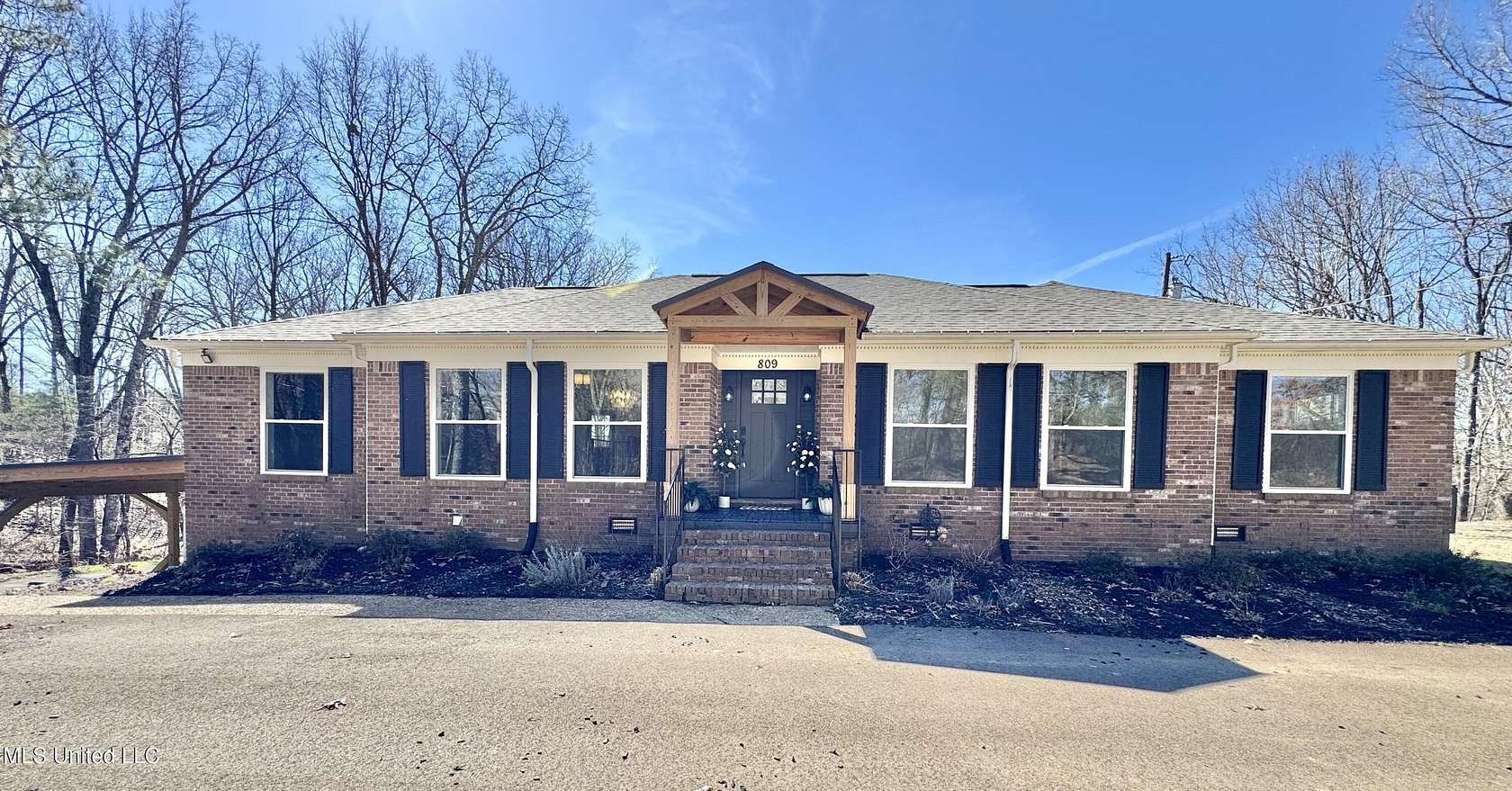 3 Acres of Residential Land with Home for Sale in Hernando, Mississippi