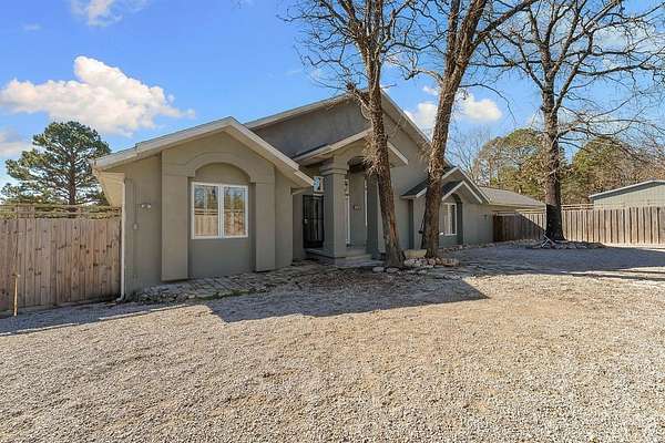 10 Acres of Land with Home for Sale in Eureka Springs, Arkansas