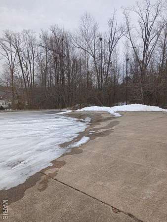 0.39 Acres of Residential Land for Sale in Poplar Bluff, Missouri