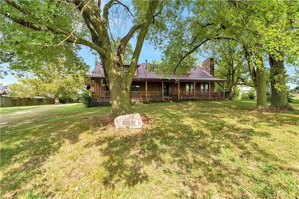 10 Acres of Residential Land for Sale in Prairie Grove, Arkansas