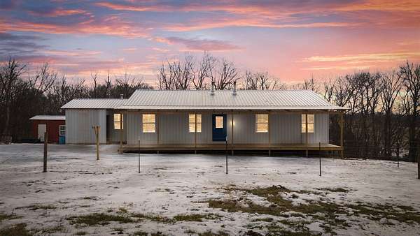 20 Acres of Land with Home for Sale in Glasgow, Kentucky