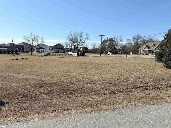 1 Acre of Residential Land for Sale in Simpsonville, South Carolina