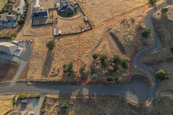 1.37 Acres of Residential Land for Sale in Springville, California