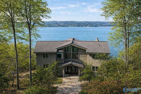 4 Acres of Residential Land with Home for Sale in Guntersville, Alabama