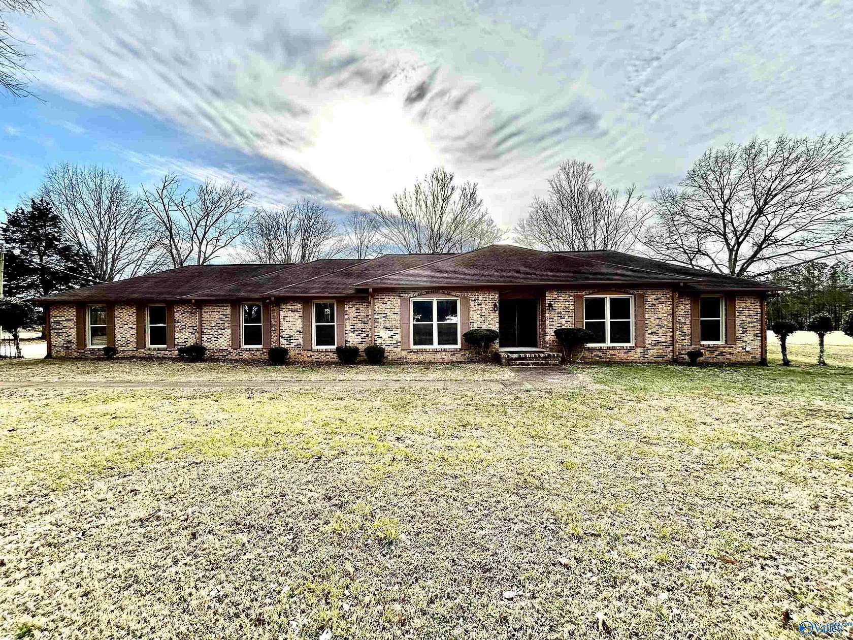 2.1 Acres of Residential Land with Home for Sale in Ardmore, Alabama