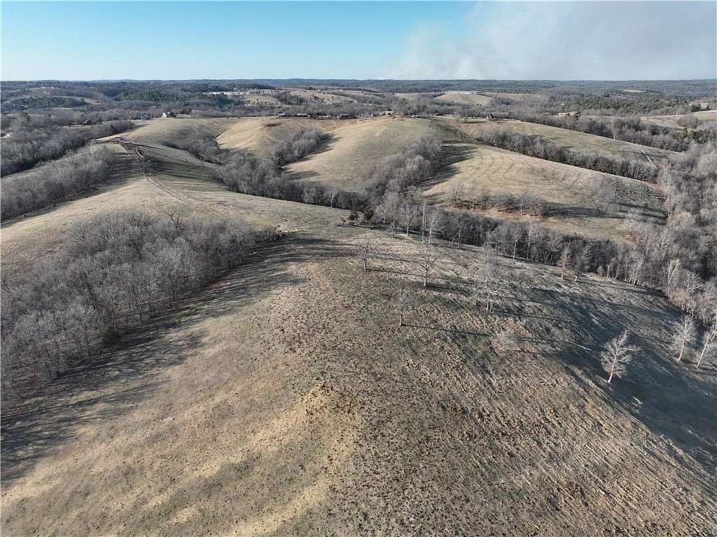 190 Acres of Agricultural Land for Sale in Huntsville, Arkansas