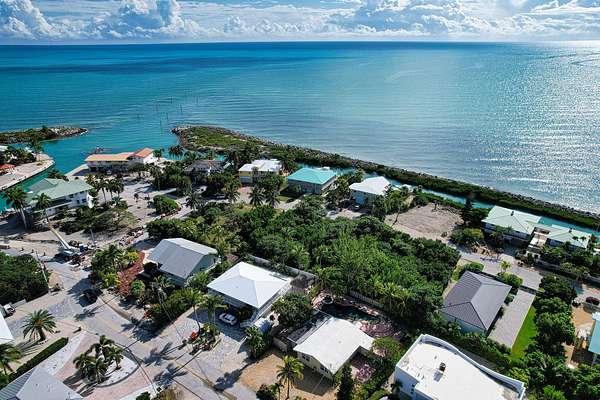 Residential Land for Sale in Duck Key, Florida
