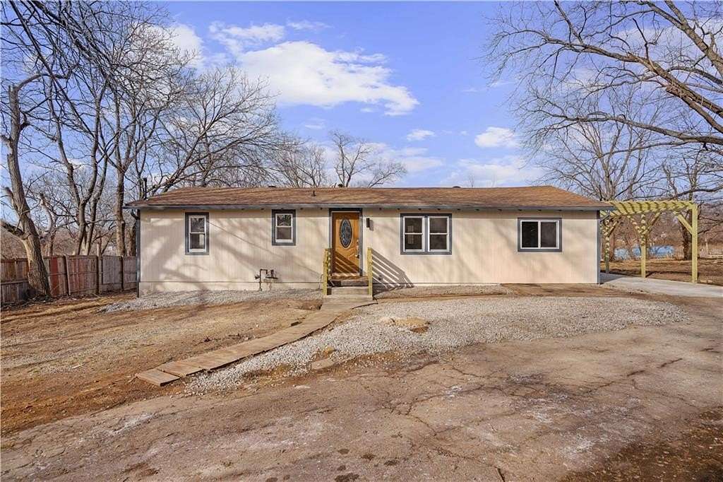 3 Acres of Residential Land with Home for Sale in Kansas City, Missouri