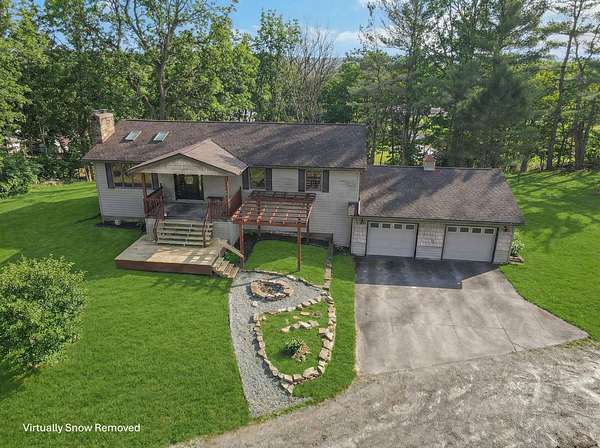 6.85 Acres of Residential Land with Home for Sale in Newark, Ohio