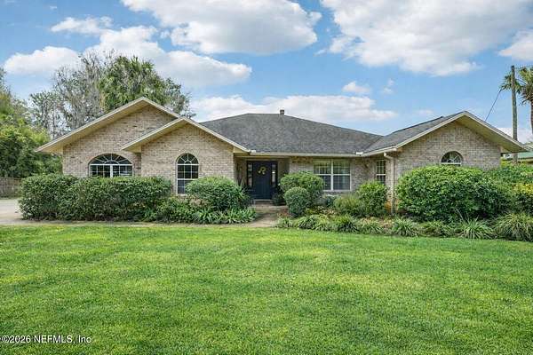 2.3 Acres of Residential Land with Home for Sale in Melrose, Florida