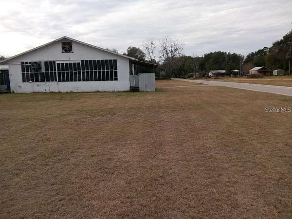 6 Acres of Improved Residential Land for Sale in Chiefland, Florida