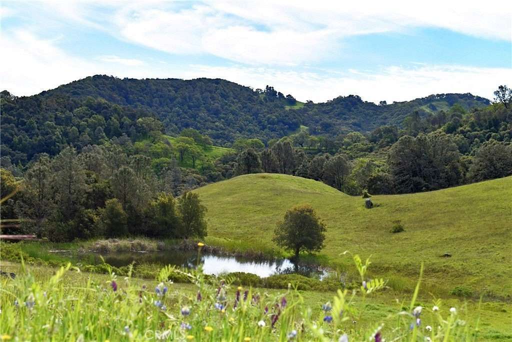 126 Acres of Land for Sale in Paso Robles, California