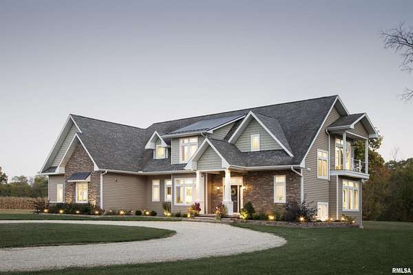 4.33 Acres of Residential Land with Home for Sale in Toulon, Illinois