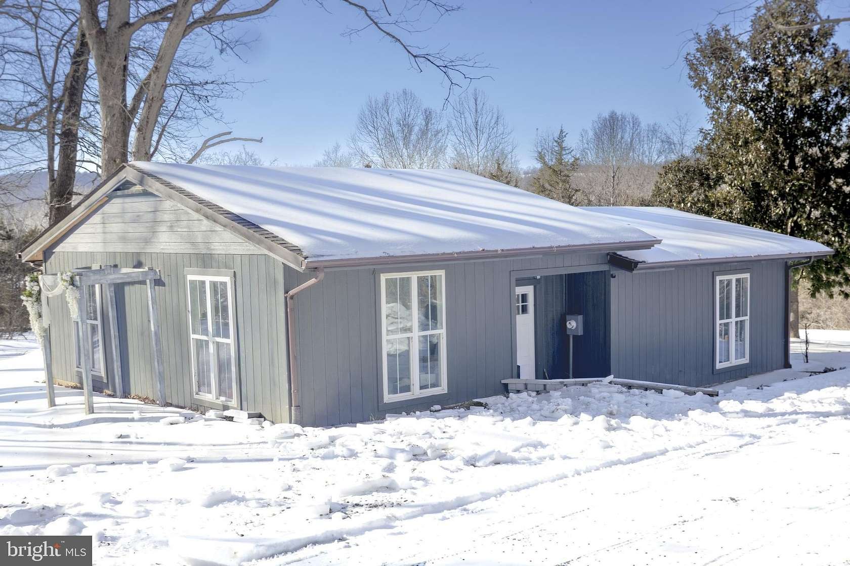 7 Acres of Residential Land with Home for Sale in Unionville, Virginia