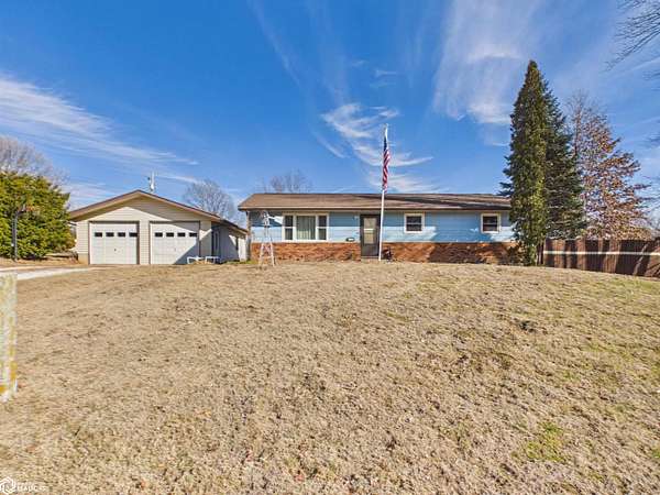 4.8 Acres of Residential Land with Home for Sale in Warsaw, Illinois