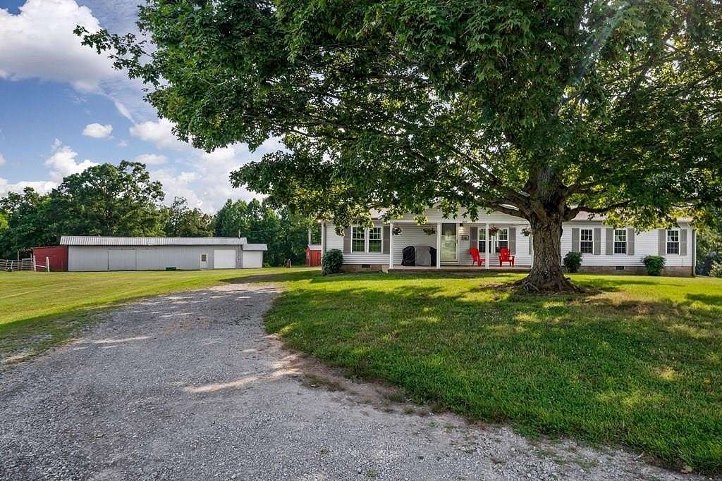 16 Acres of Land with Home for Sale in Baxter, Tennessee