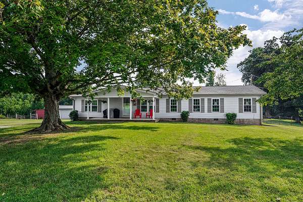 16 Acres of Land with Home for Sale in Baxter, Tennessee