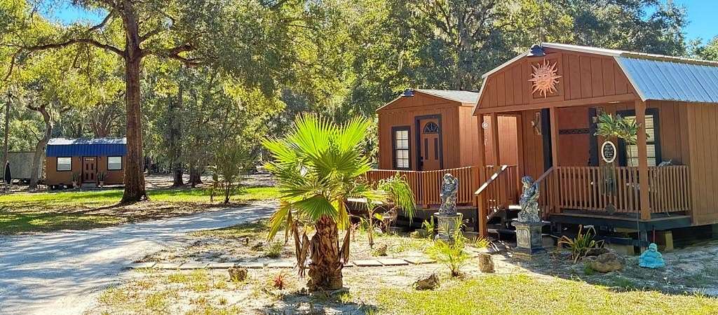 5.48 Acres of Residential Land with Home for Sale in Bell, Florida