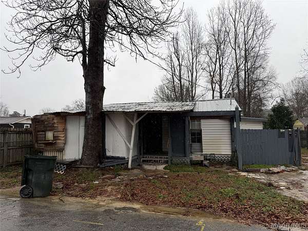 0.09 Acres of Land for Sale in Clanton, Alabama