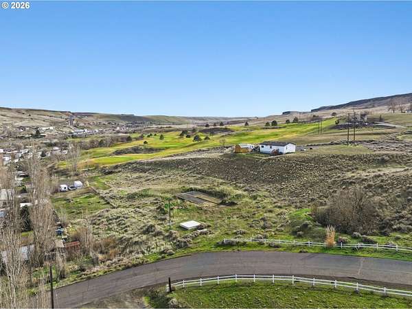 1.12 Acres of Residential Land for Sale in Arlington, Oregon