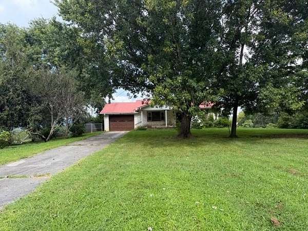 1.67 Acres of Land with Home for Sale in Monroe, Tennessee