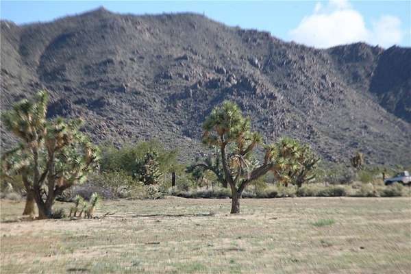 2 Acres of Residential Land for Sale in Yucca, Arizona