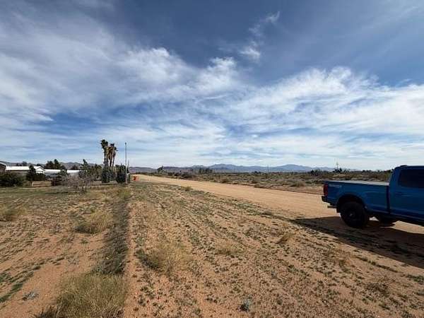 2 Acres of Residential Land for Sale in Golden Valley, Arizona